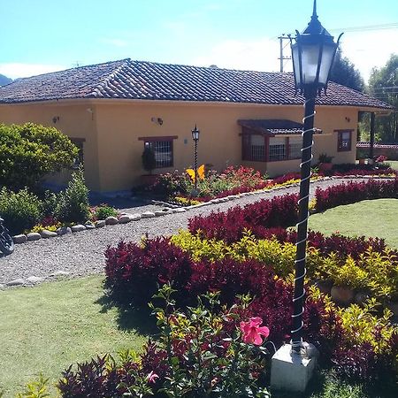 Hotel Campestre Franchesca タビオ エクステリア 写真