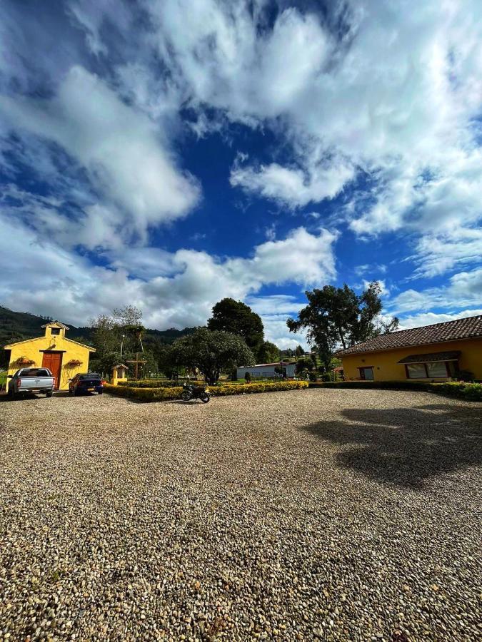 Hotel Campestre Franchesca タビオ エクステリア 写真